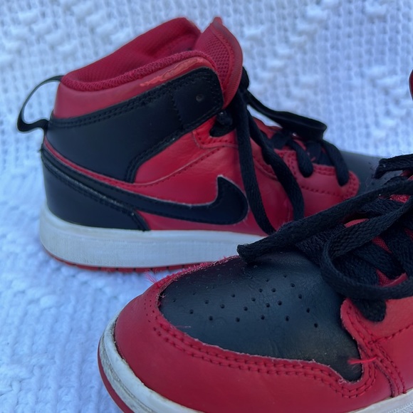 Air Jordan 1 Mid Reverse Bred Nike size 1Y - Picture 12 of 14